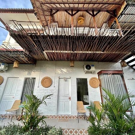 Nikiniko Beach House By Lolavillas - 100Mts To The Beach Canggu  Exterior photo